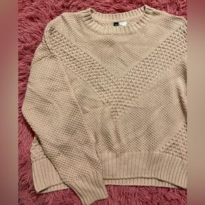 cozy sweatshirt perfect for cold ❄️